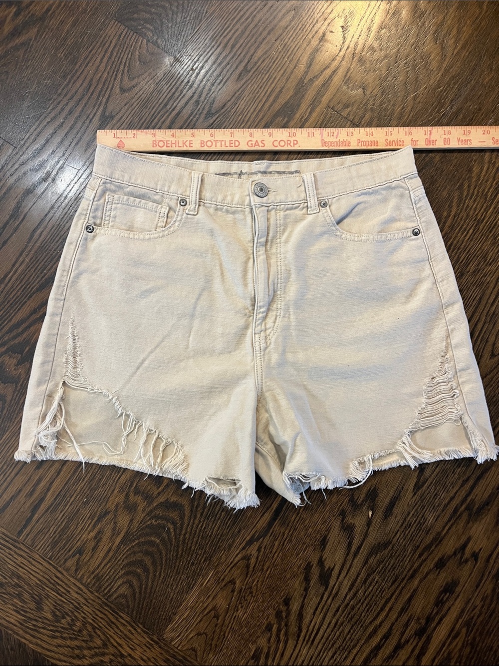American Eagle Outfitters Cream Distressed High-Rise Jean Shorts 12 lightweight